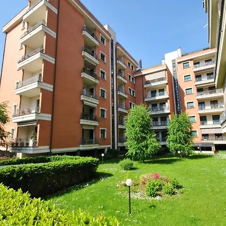 Lejlighed Modern In - 50 M² With Balcony