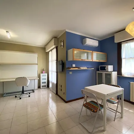 Modern In - 50 M² With Balcony Vercelli