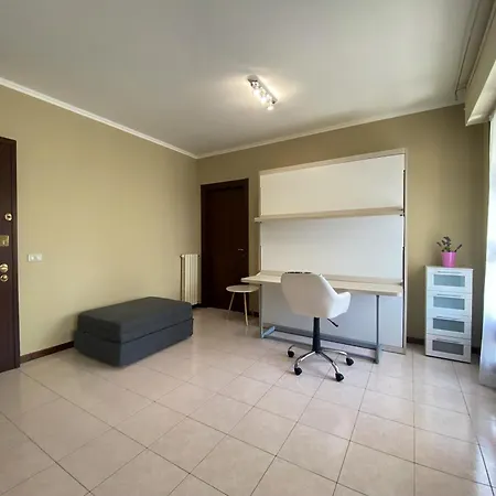 Lejlighed Modern In - 50 M² With Balcony
