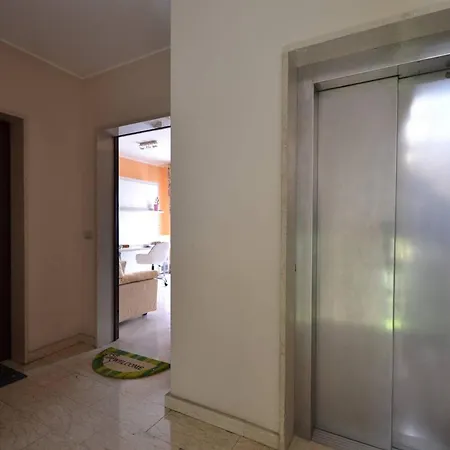 Modern In - 50 M² With Balcony Lejlighed